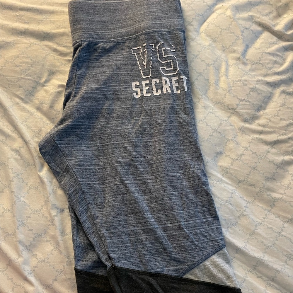Victoria’s Secret 3/4 leggings